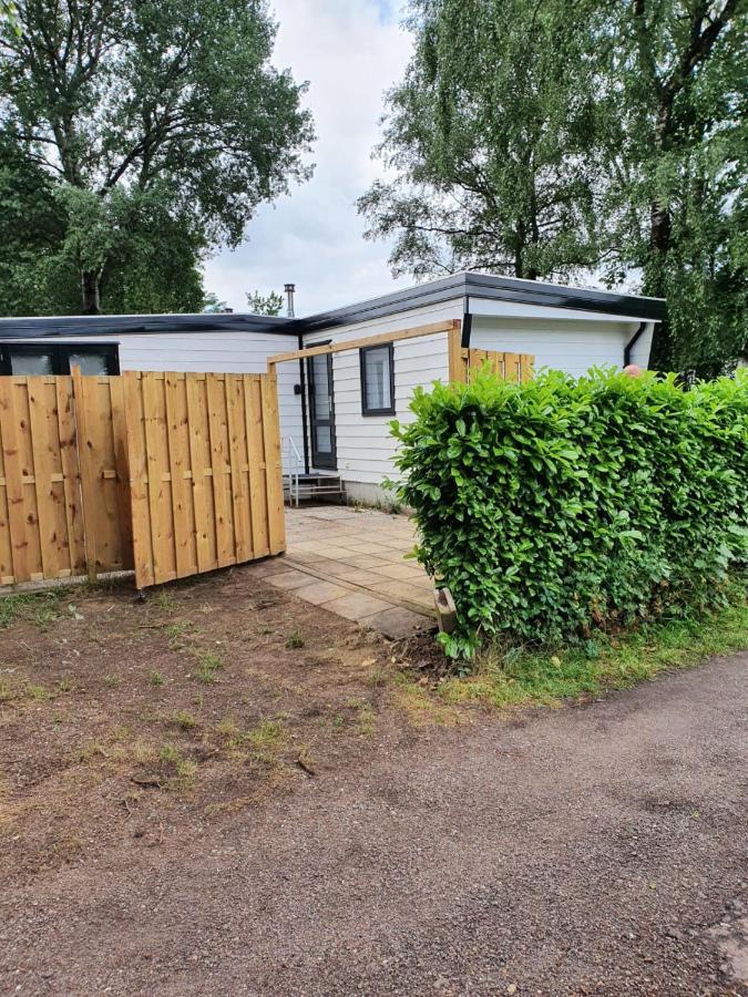 Comfortabel En Gezellig Familie Chalet Tot 6 Personen Op De Veluwe Bungalowpark De Kern 푸텐 외부 사진