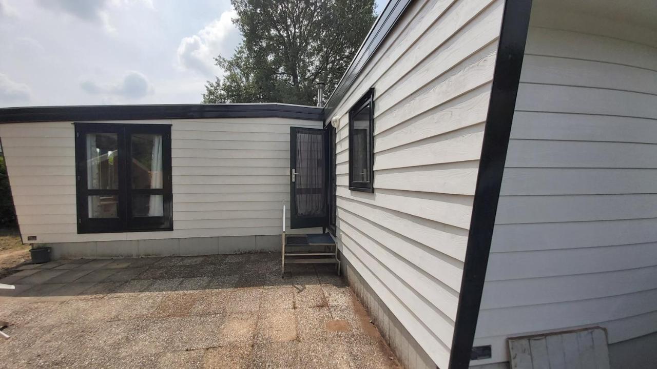 Comfortabel En Gezellig Familie Chalet Tot 6 Personen Op De Veluwe Bungalowpark De Kern 푸텐 외부 사진
